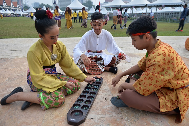 #permainan tradisional #hidup #moden #tradisional #guli #gasing #congkak #budaya #melayu #tradisi melayu