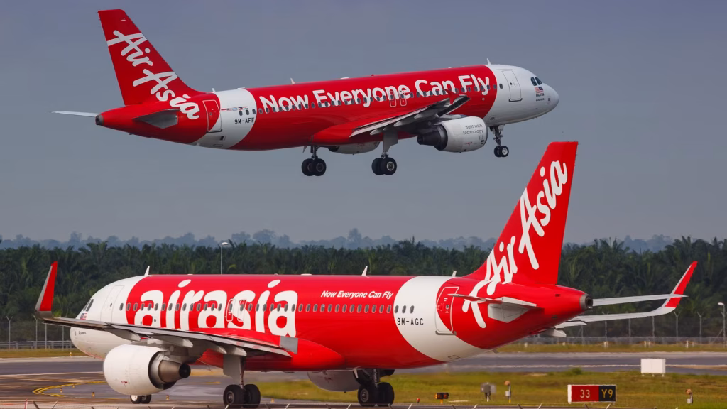 airasia-airbus-a320s-at-kuala-lumpur-internartional-airport-kul